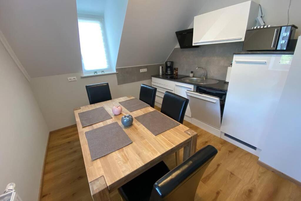 Schoene Drei Raumwohnung. Hell,stilvoll, Gemuetlich. Apartment Borna