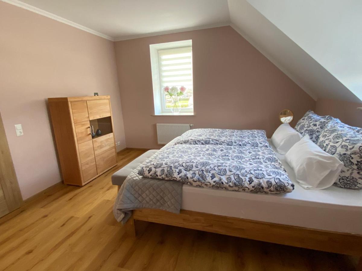 Schoene Drei Raumwohnung. Hell,stilvoll, Gemuetlich. Apartment Borna