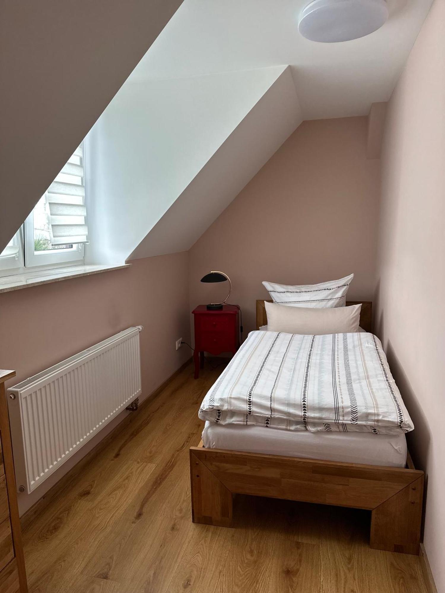 Schoene Drei Raumwohnung. Hell,stilvoll, Gemuetlich. Apartment Borna